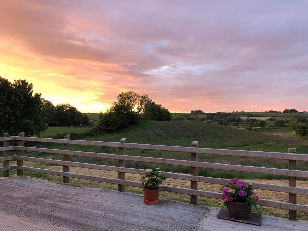 발리하우니스 Rural Retreat Near Knock 아파트 외부 사진