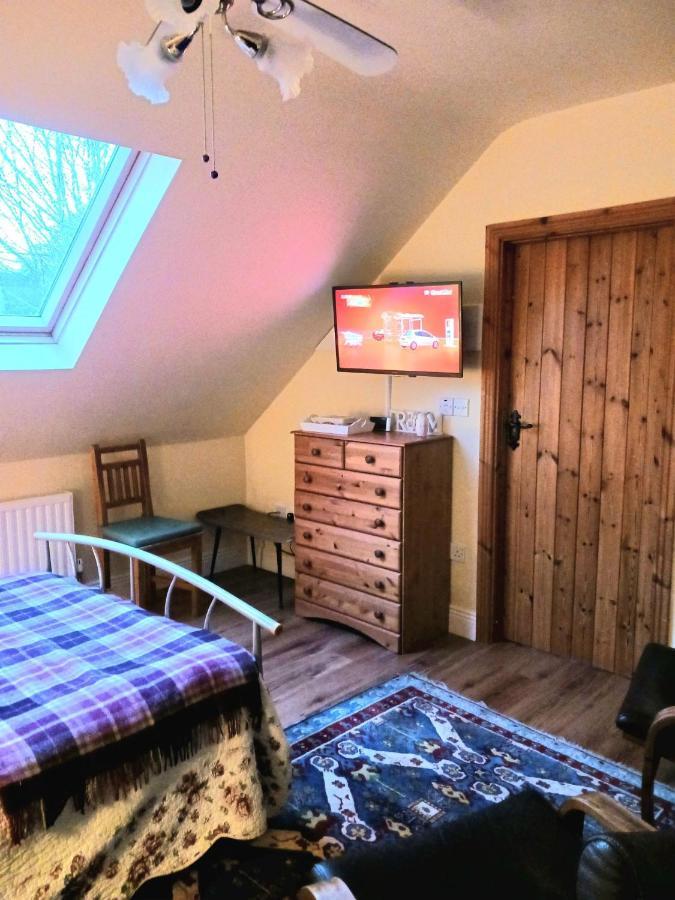발리하우니스 Rural Retreat Near Knock 아파트 외부 사진